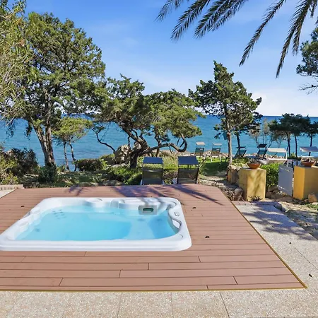 Couette-café Giglio Di Mare 3*