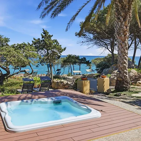 Couette-café Giglio Di Mare 3*