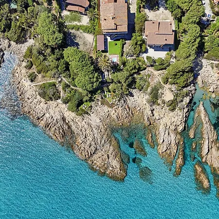 Giglio Di Mare Couette-café 3*