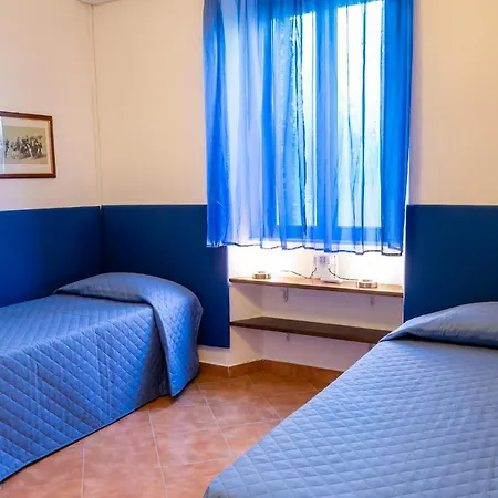 Couette-café Giglio Di Mare 3*