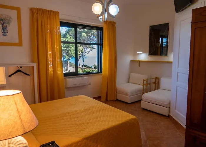 Bed & Breakfast Giglio Di Mare 3*